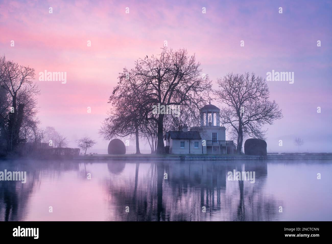 Early morning mist before sunrise along the River Thames at Temple