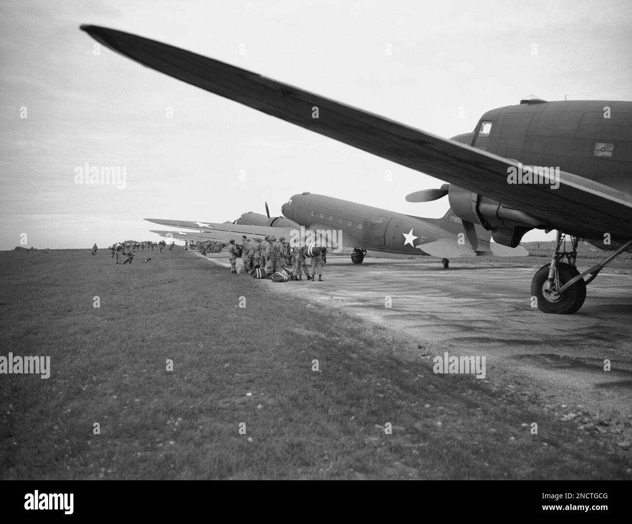 U.S. paratroopers board plane at training center in Britain, Sept. 27, 1942, U.S. army
