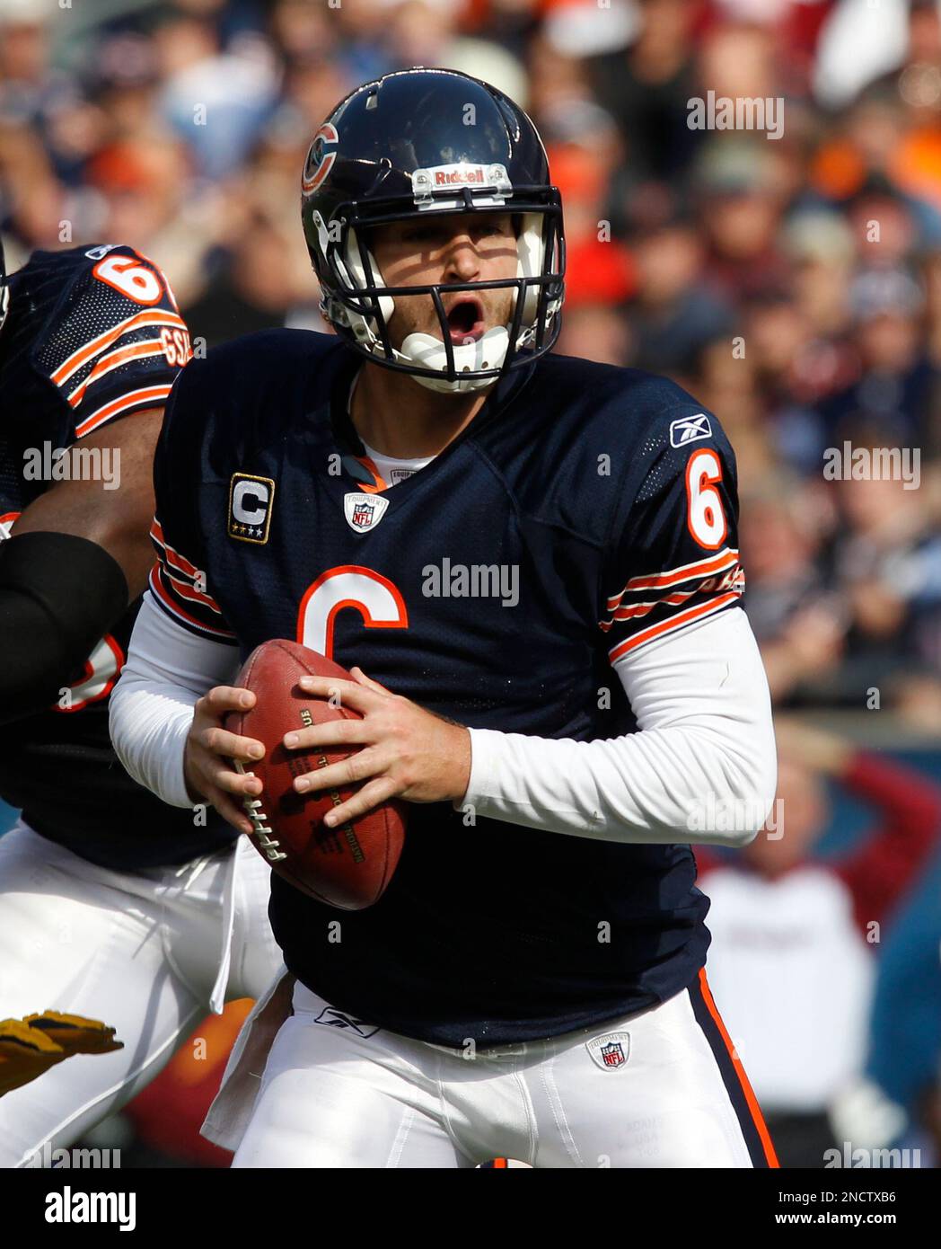 chicago-bears-quarterback-jay-cutler-in-the-first-half-of-an-nfl