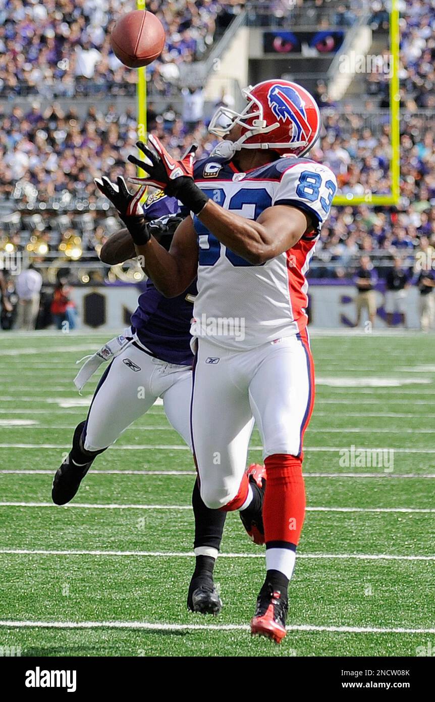 Buffalo Bills wide receiver Lee Evans (83) pulls in a touchdown pass ...