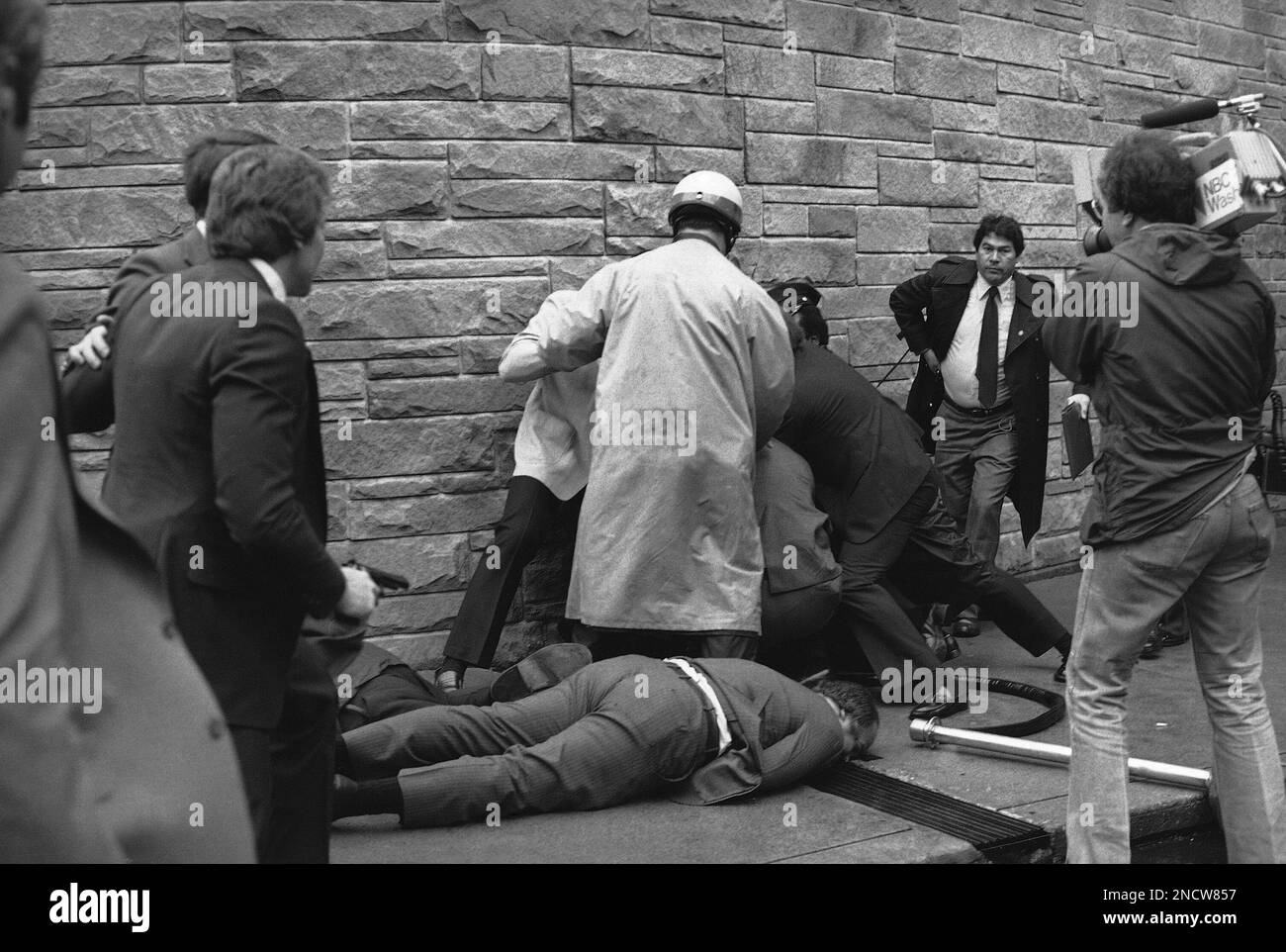 File Processing Background Secret Service agent Timothy J. McCarthy, foreground, Washington ...