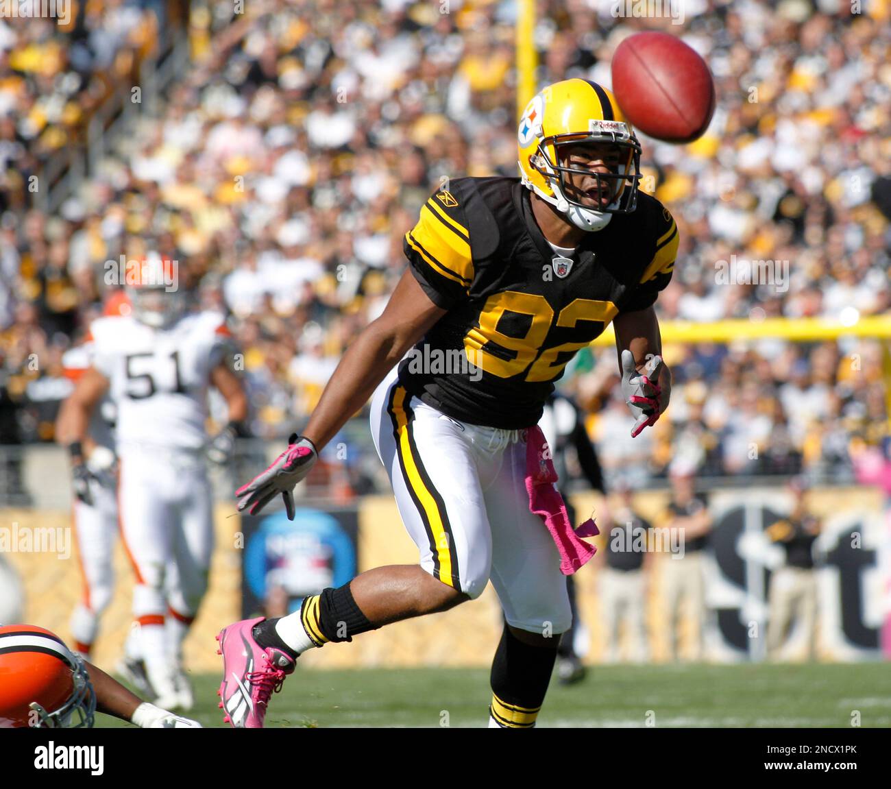 Pittsburgh Steelers wide receiver Antwaan Randle El (82) can't get to the  ball on a pass in the NFL football game between the Pittsburgh Steelers and  the Cleveland Browns, Sunday, Oct. 17