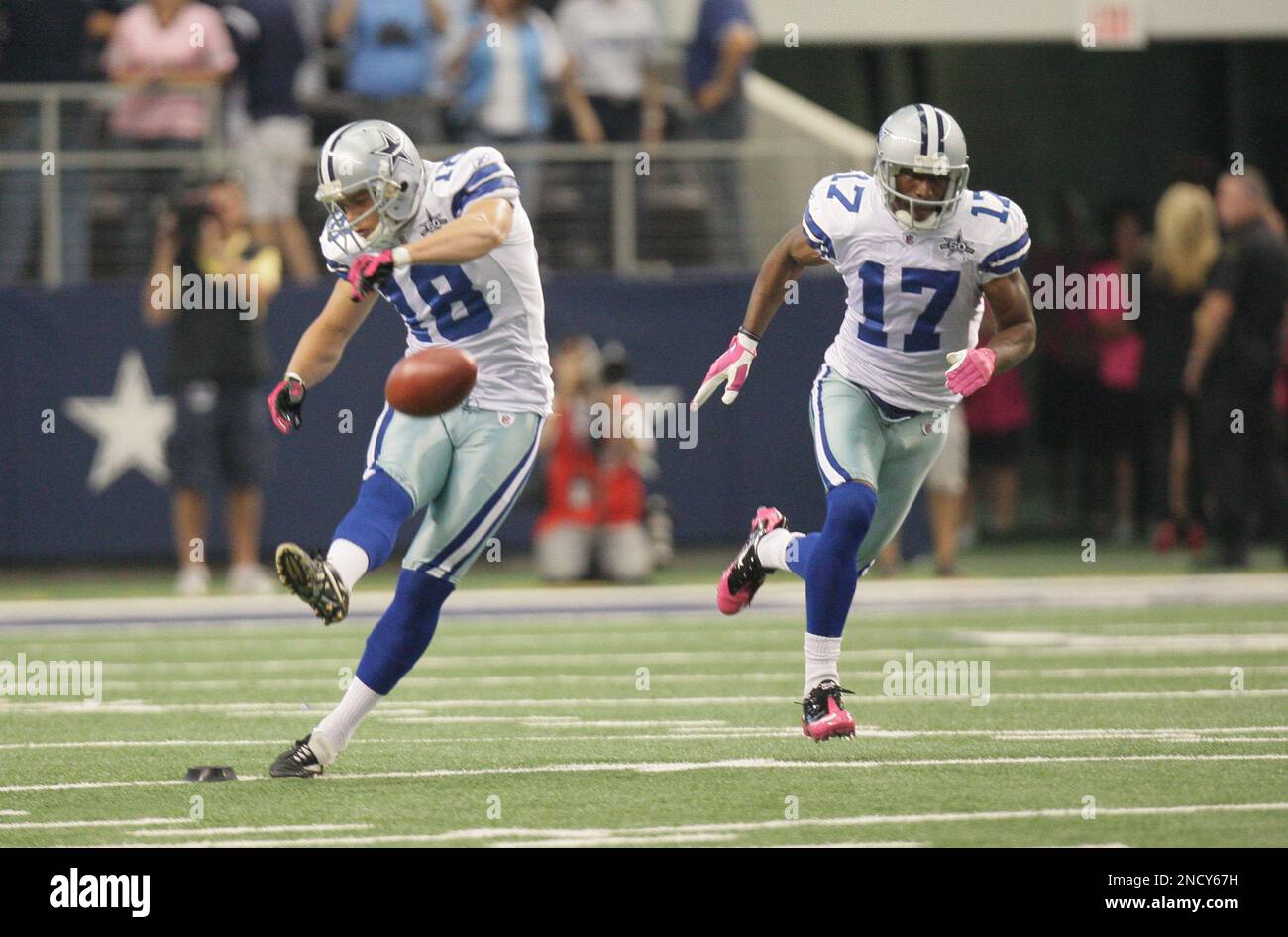 Dallas Cowboys punter Mat McBriar place holds before playing the San Diego  Chargers in their NFL preseason football game Saturday, Aug. 21, 2010, in  San Diego. (AP Photo/Gregory Bull Stock Photo - Alamy