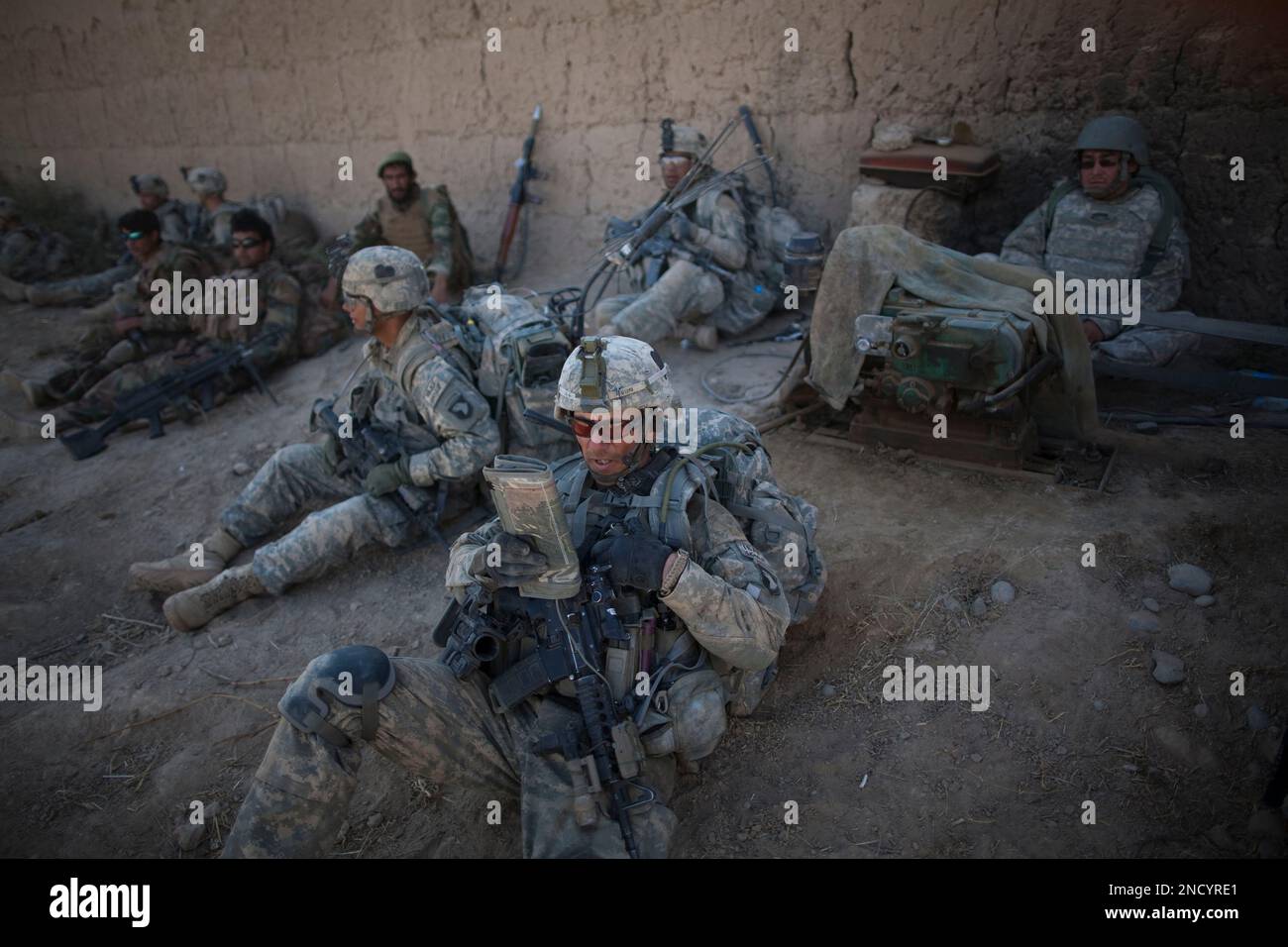 US Soldiers From Bravo Company 2 502 Infantry Regiment 101st Airborne us-soldiers-from-bravo-company-2-502-infantry-regiment-101st-airborne