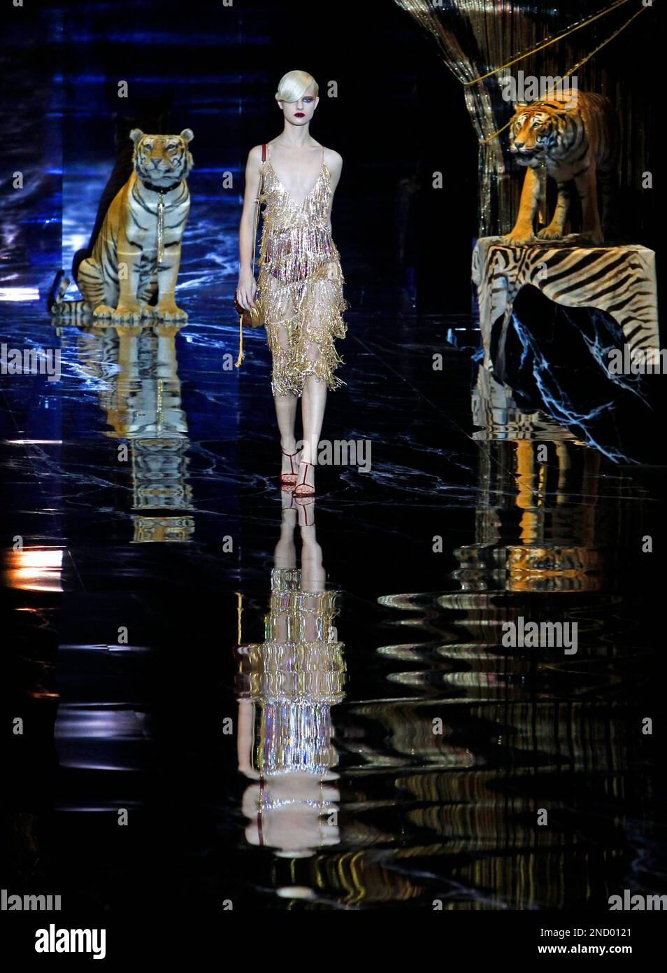 A model wears a creation by American fashion designer Marc Jacobs for Louis Vuitton  Fall-Winter 2005-2006 ready-to-wear collection presentation in Paris,  France, on March 6, 2005. Photo by Java/ABACA Stock Photo 