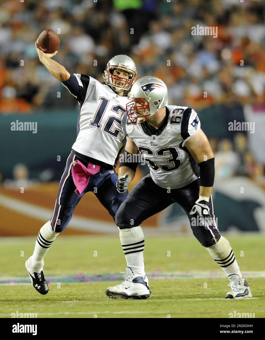 New England Patriots offensive linesman Dan Connolly 63 protects