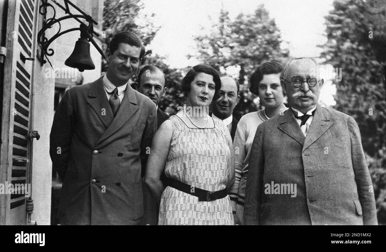 Prince Carol II of Romania and Elena Lupescu known as Magda Lupescu at