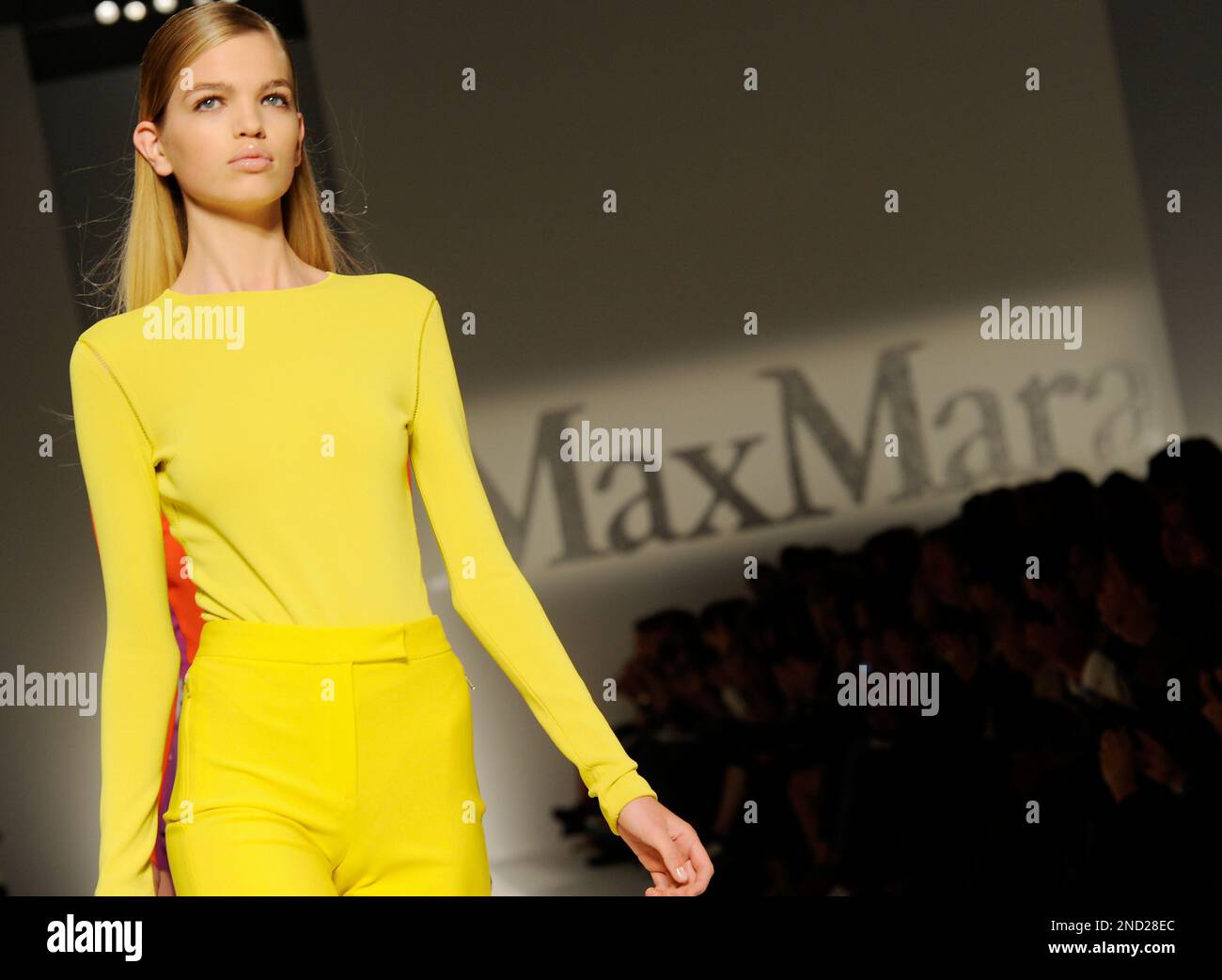 A model shows a creation part of the Max Mara Spring-Summer 2011 fashion  collection, during the fashion week in Milan, Italy, Saturday, Sept. 25,  2010. (AP Photo/Giuseppe Aresu Stock Photo - Alamy