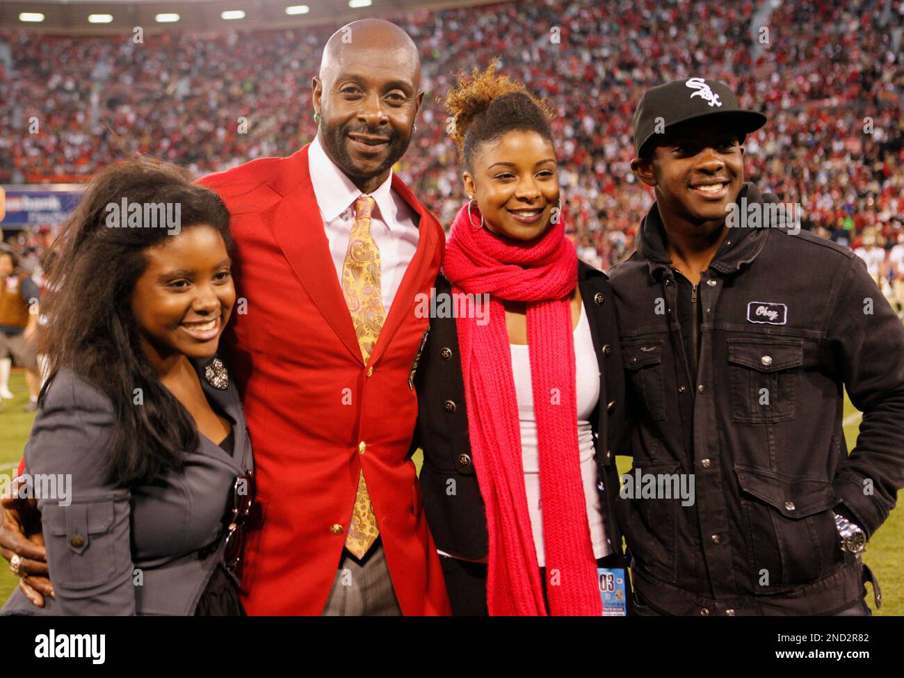 San Francisco 49ers legend Jerry Rice with his family in an NFL ...