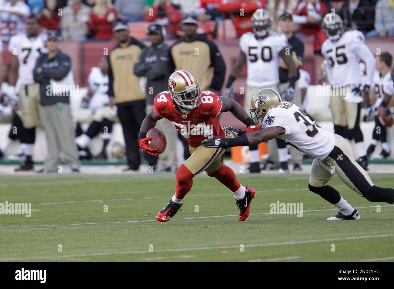 San Francisco 49ers' David Carr (5) before an NFL football game in San  Francisco, Sunday, Oct. 17, 2010. (AP Photo/Paul Sakuma Stock Photo - Alamy