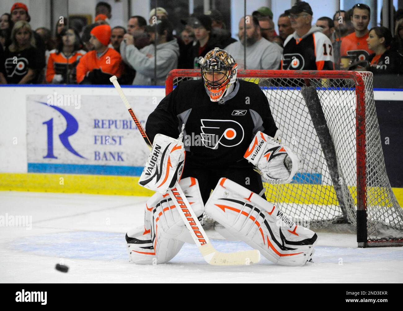 Flyers' goalie Boucher looking forward to a showdown in Boston