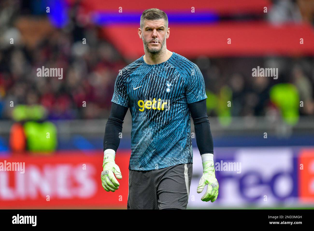 LONDON, UK - 29th Aug 2023: Andreas Pereira of Fulham FC scores his penalty  past Fraser Forster of Tottenham Hotspur in the shoot-out during the EFL  Stock Photo - Alamy