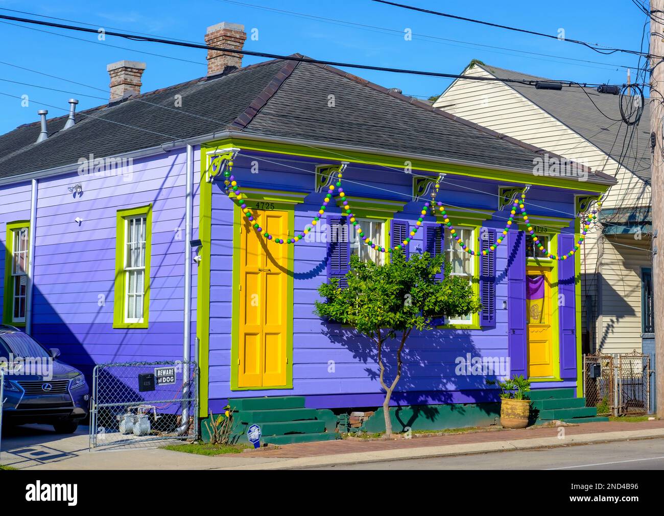 NEW ORLEANS, LA, USA - FEBRUARY 13, 2023: Mardi Gras house on Tchoupitoulas Street Stock Photo