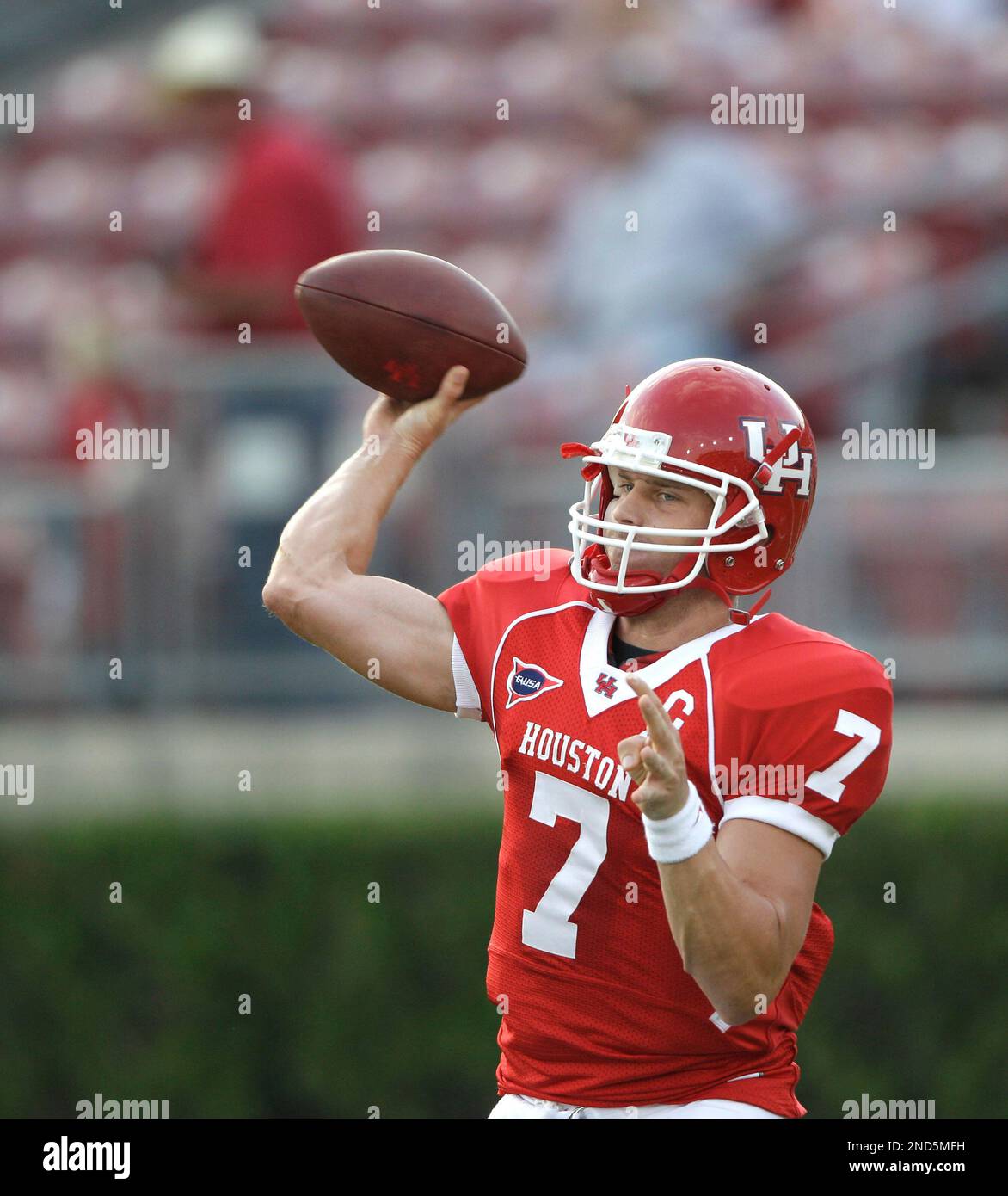 Houston quarterback Case Keenum (7) before an NCAA football game