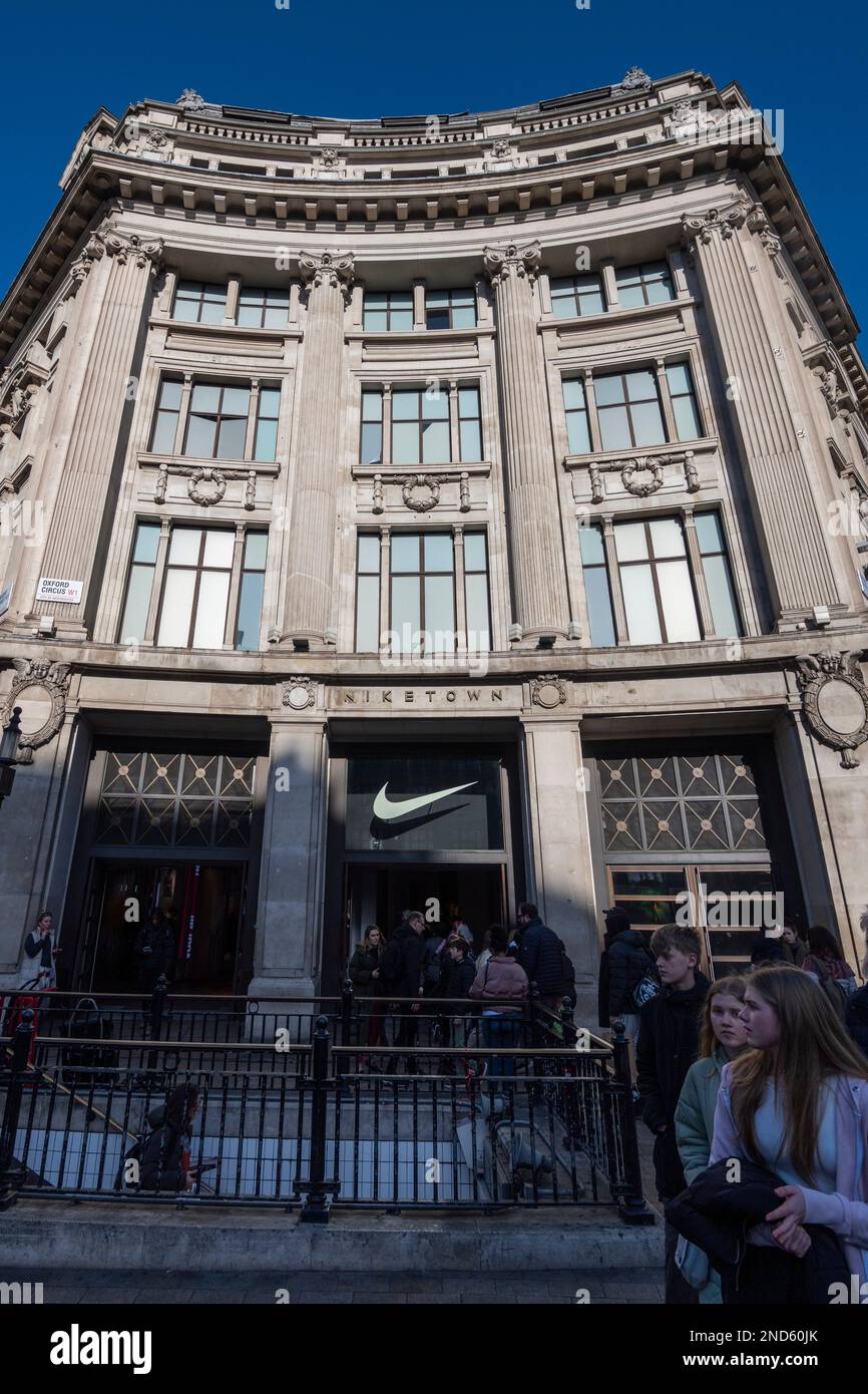 Nike store london hi-res stock photography and images - Alamy