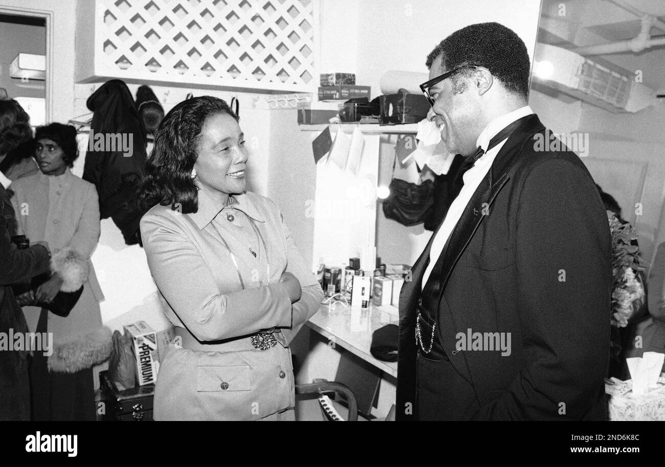 Coretta Scott ing, widow of slain civil rights leader Dr. Martin Luther ...