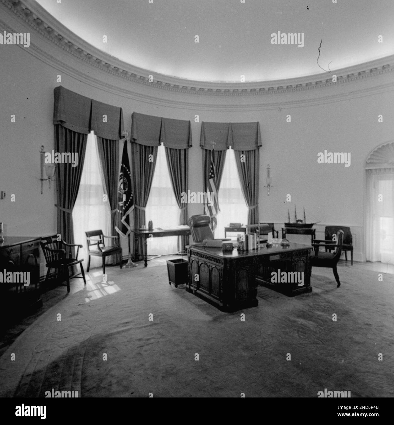 FILE This Feb. 5, 1961 file photo shows a view of the Resolute desk in