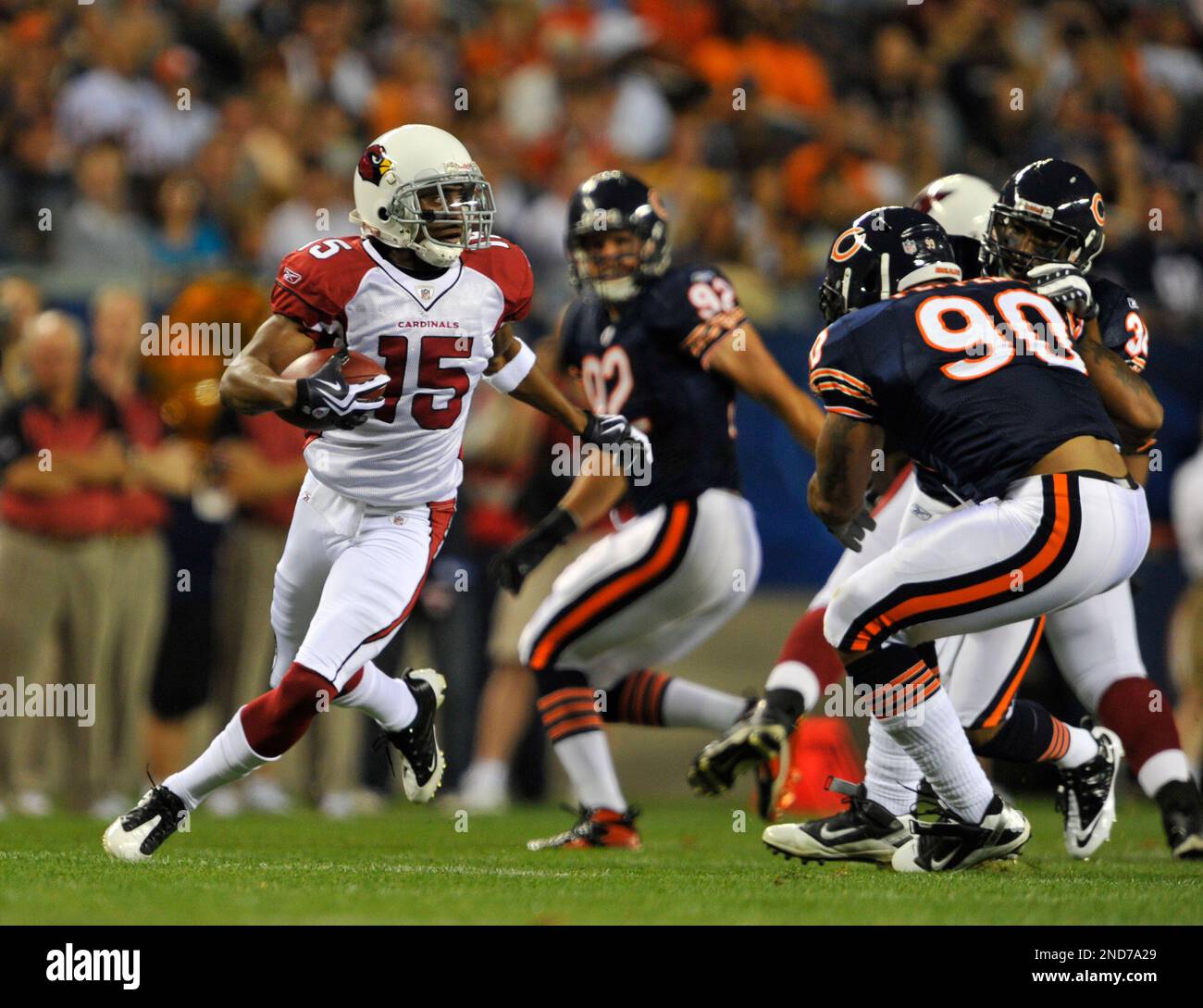 Chicago Bears running back Chester Taylor (29) runs during an NFL ...