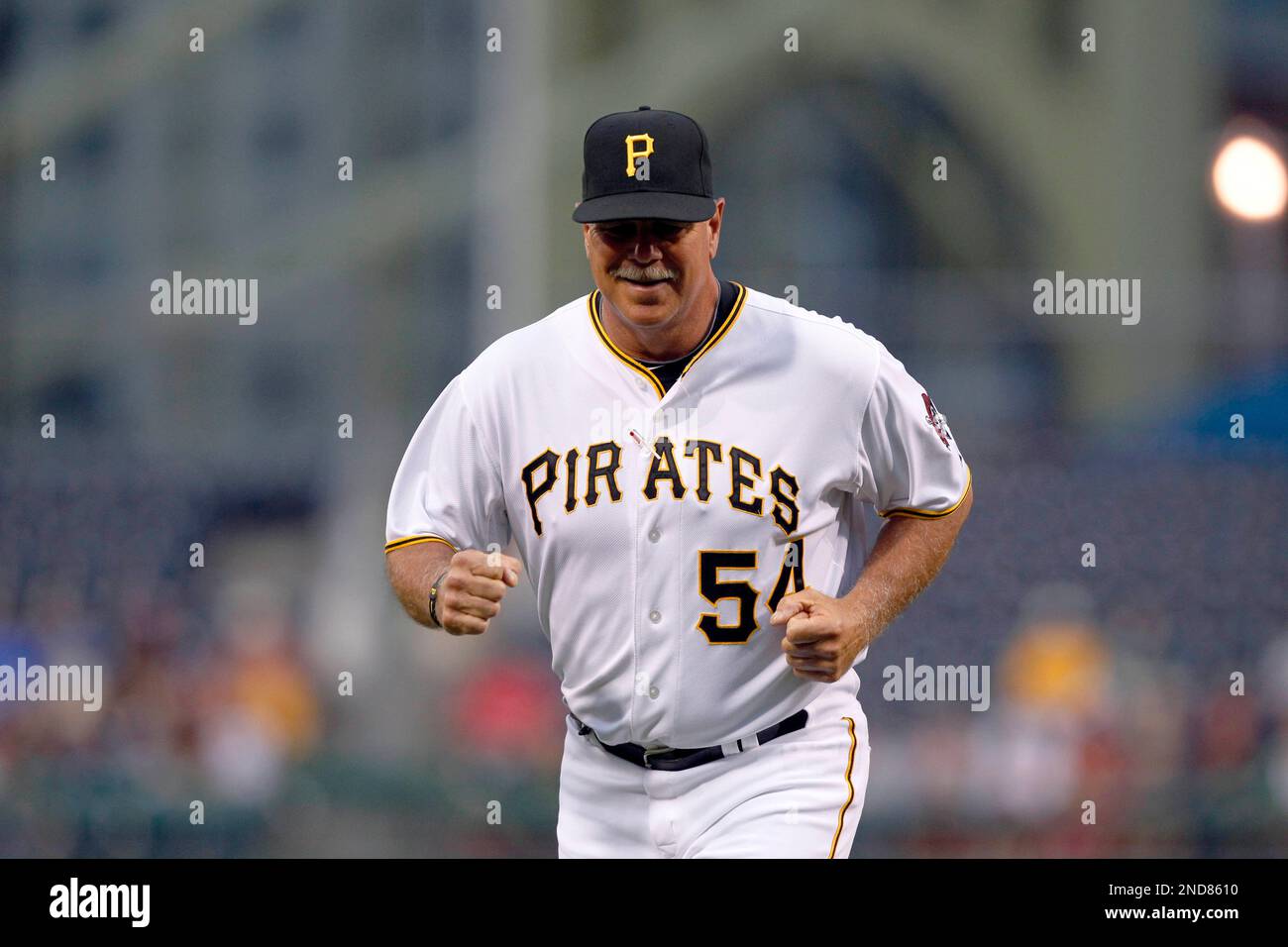 Pittsburgh Pirates pitching coach Ray Searage (54) in the baseball game
