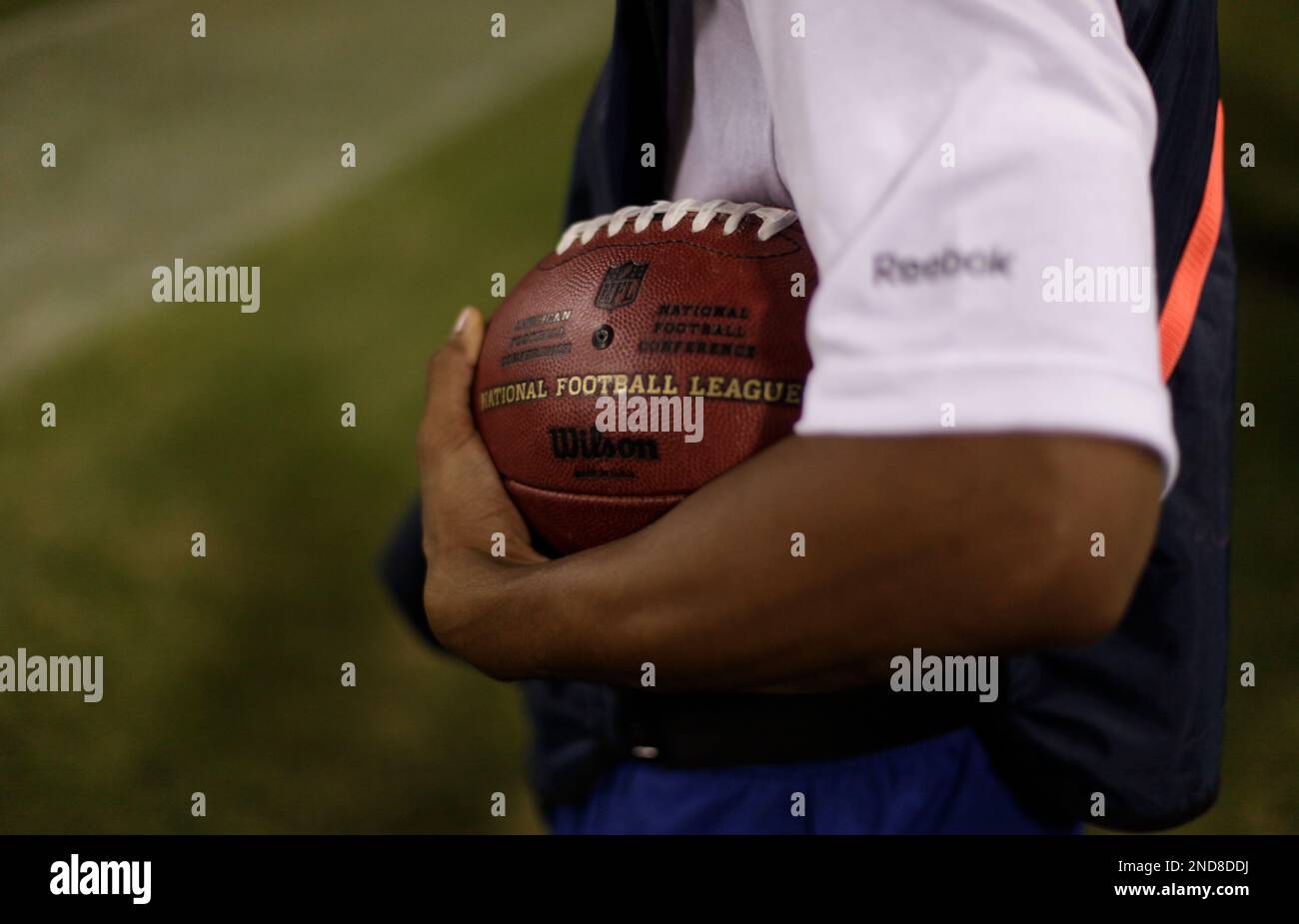 Philadelphia Eagles linebacker Akeem Jordan (56). The Washington Redskins  defeated the Philadelphia Eagles 10-3 in an NFL football game held at Fedex  Field in Landover, Maryland on Sunday, December 21, 2008 Stock Photo - Alamy