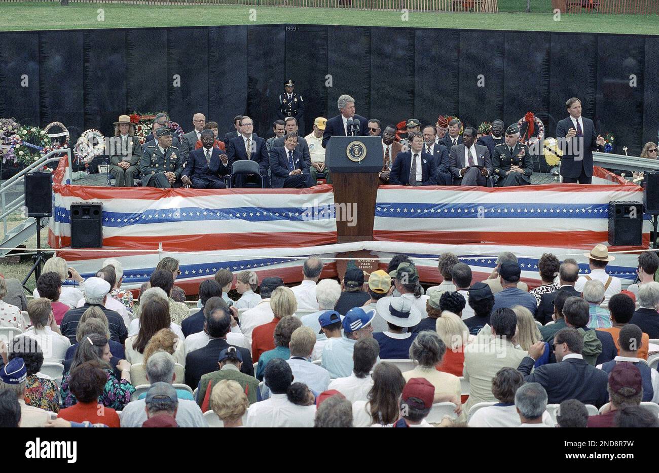 President Bill Clinton gives a Memorial Day speech at the Vietnam ...