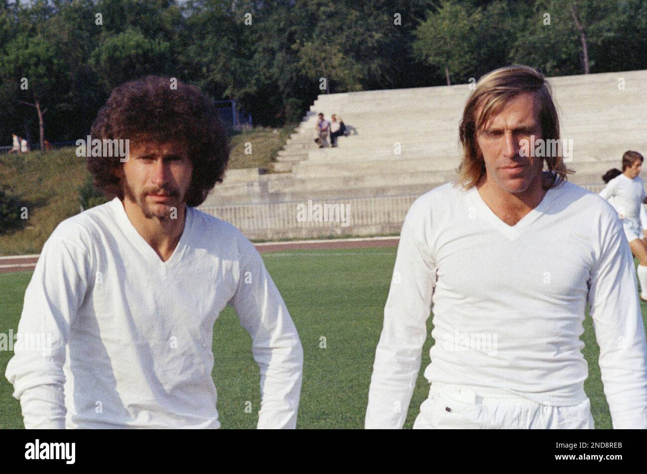 Fanion Irupe Real Madrid 1974-75 – 50x32 Cm – Breitner, Netzer, Benito, Pirri
