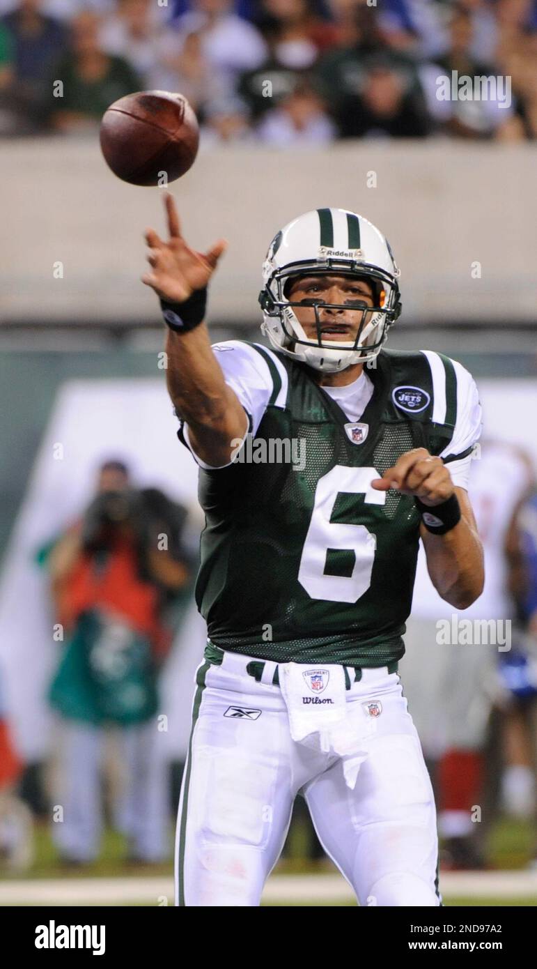 Mark Sanchez #6 quarterback of the New York Jets Stock Photo - Alamy