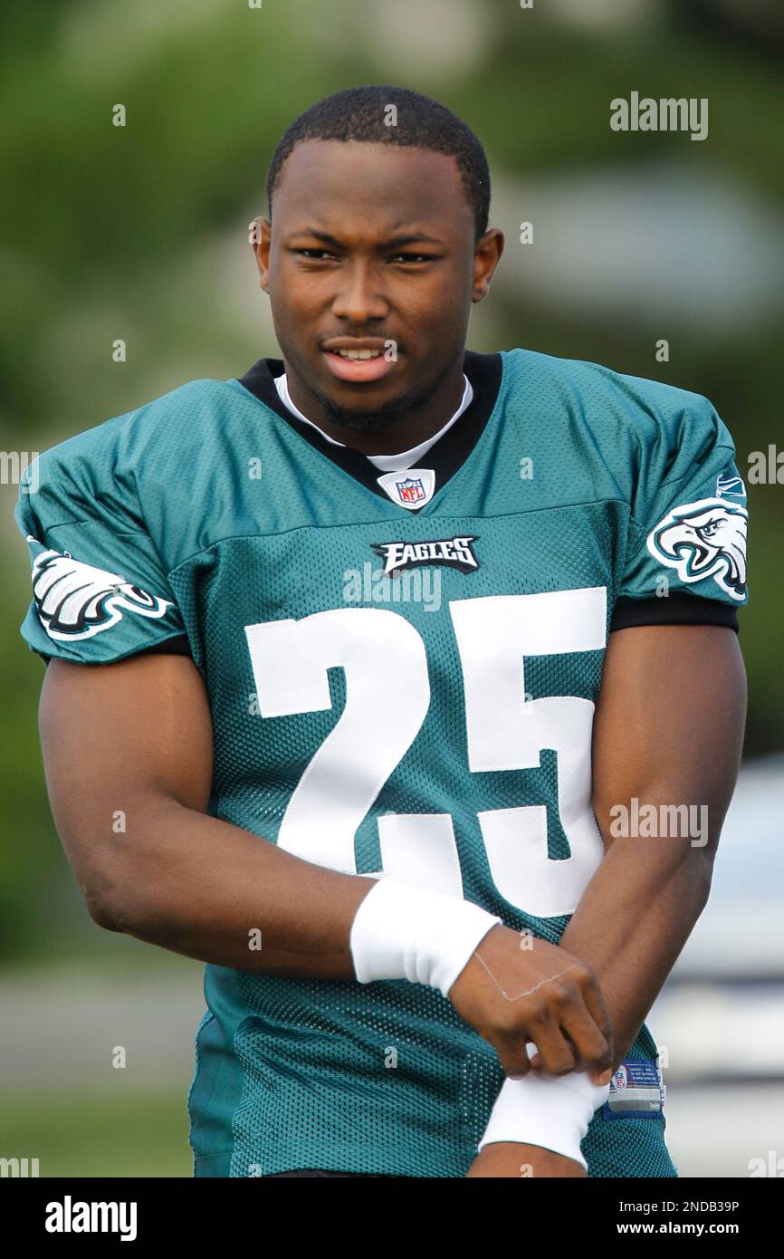 Philadelphia Eagles' LeSean McCoy at the NFL football team's training camp  at Lehigh University in Bethlehem, Pa., Friday, July 30, 2010. (AP  Photo/Matt Rourke Stock Photo - Alamy, image size:866x1390