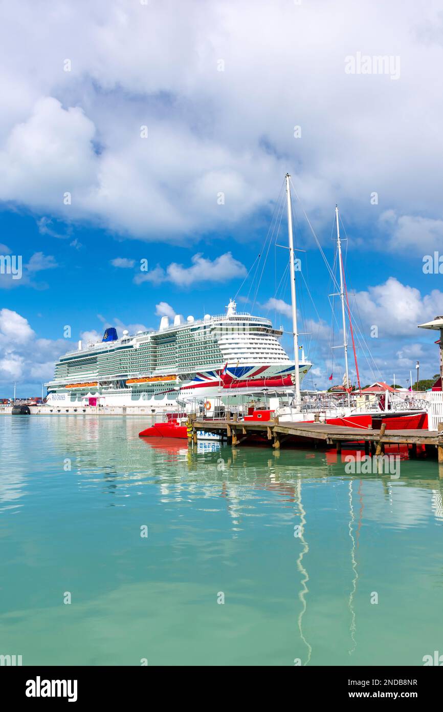 P&O Arvia cruise ship docked from boardwalk, Historic Redcliffe Quay, St John's, Antigua, Antigua and Barbuda, Lesser Antilles, Caribbean, Caribbean Stock Photo