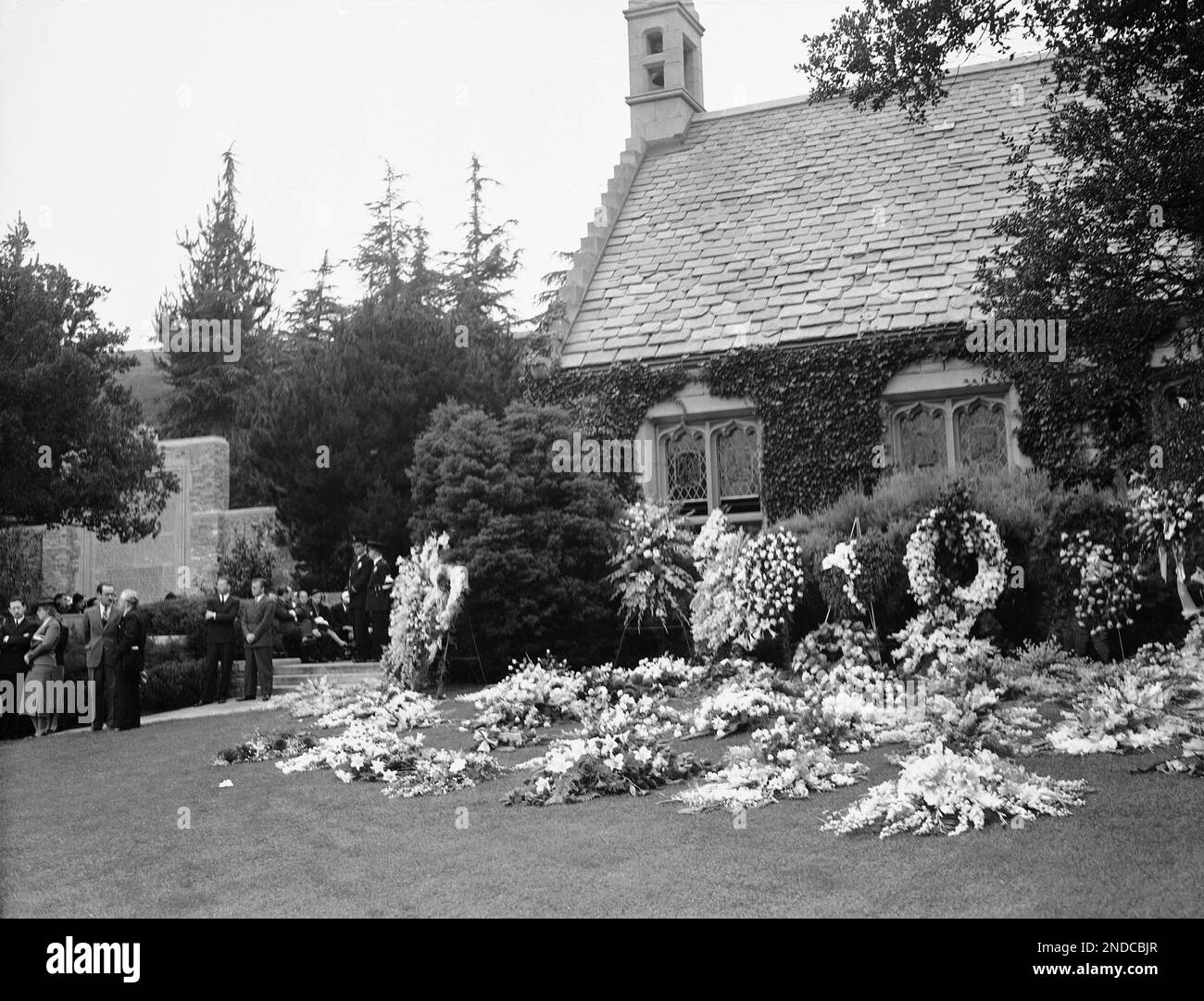 Elaborate floral displays marked the funeral of Jean Harlow and were so