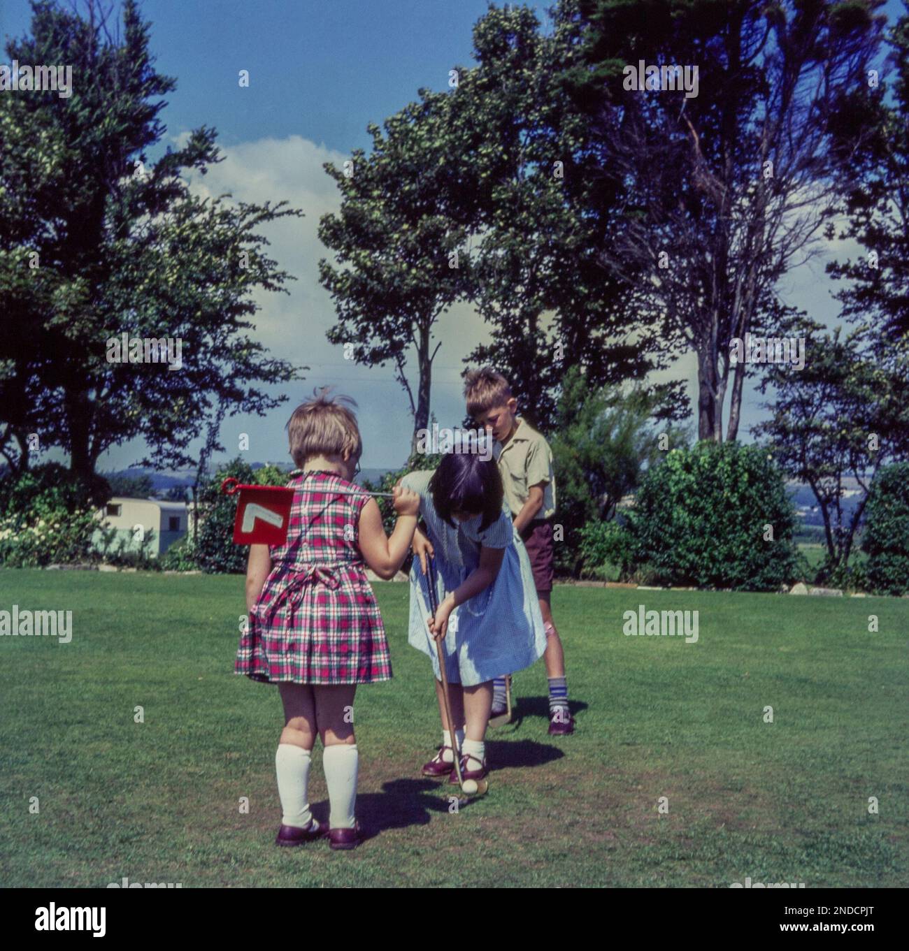 1960s children playing pitch and putt hires stock photography and