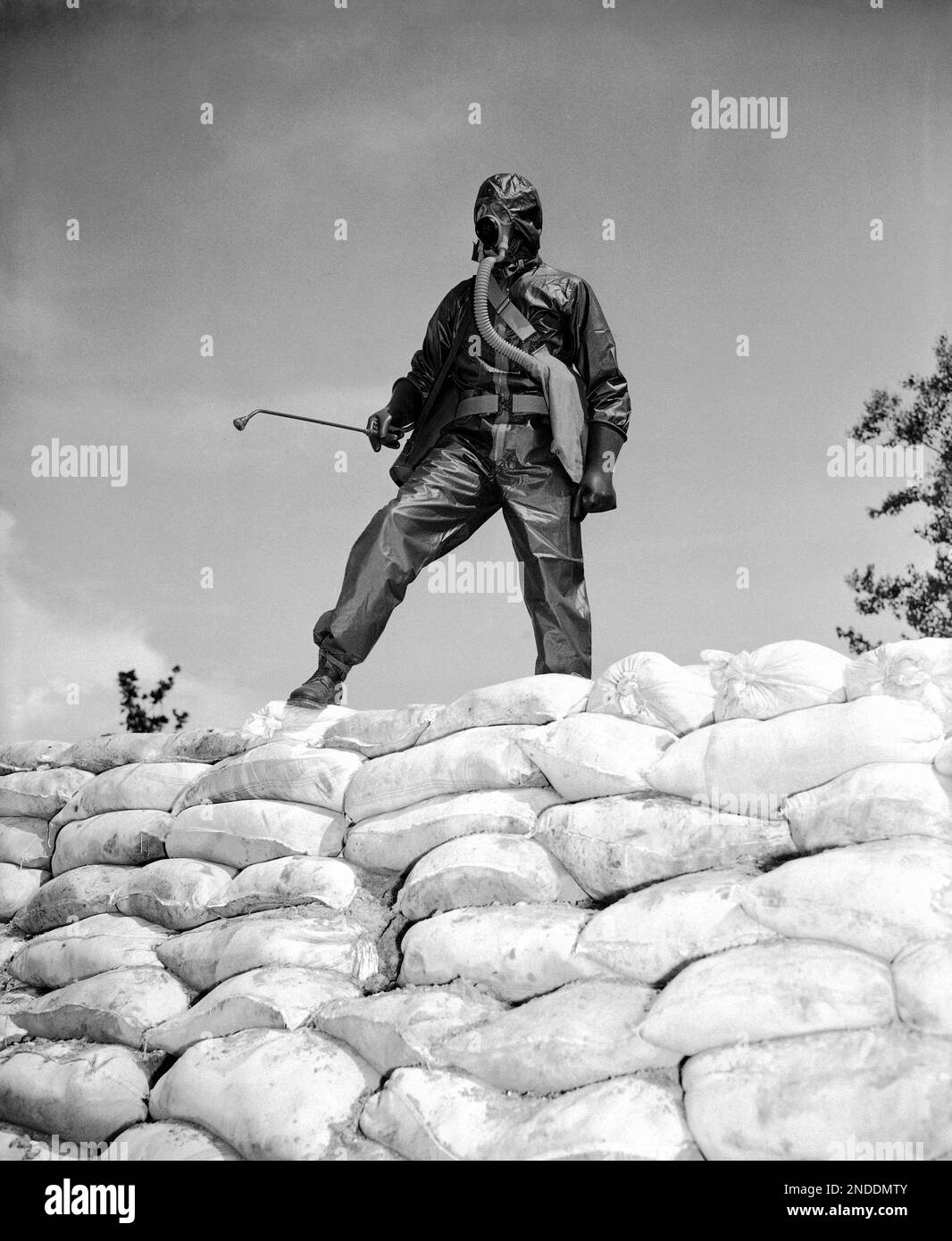 this-isn-t-a-man-from-mars-but-a-u-s-doughboy-pvt-charles-de-young