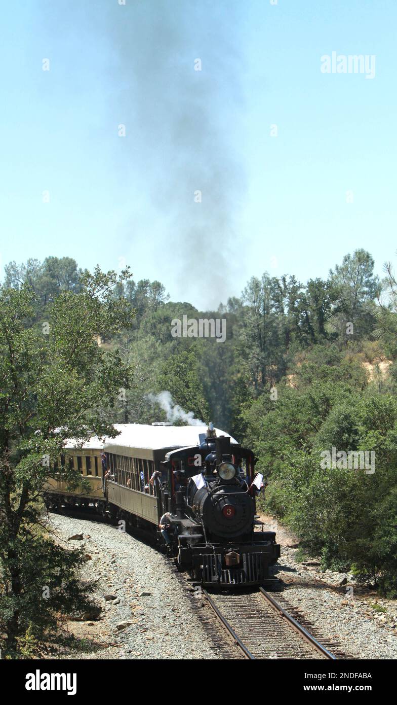 The restored Sierra No 3 steam engine makes its first passenger ...