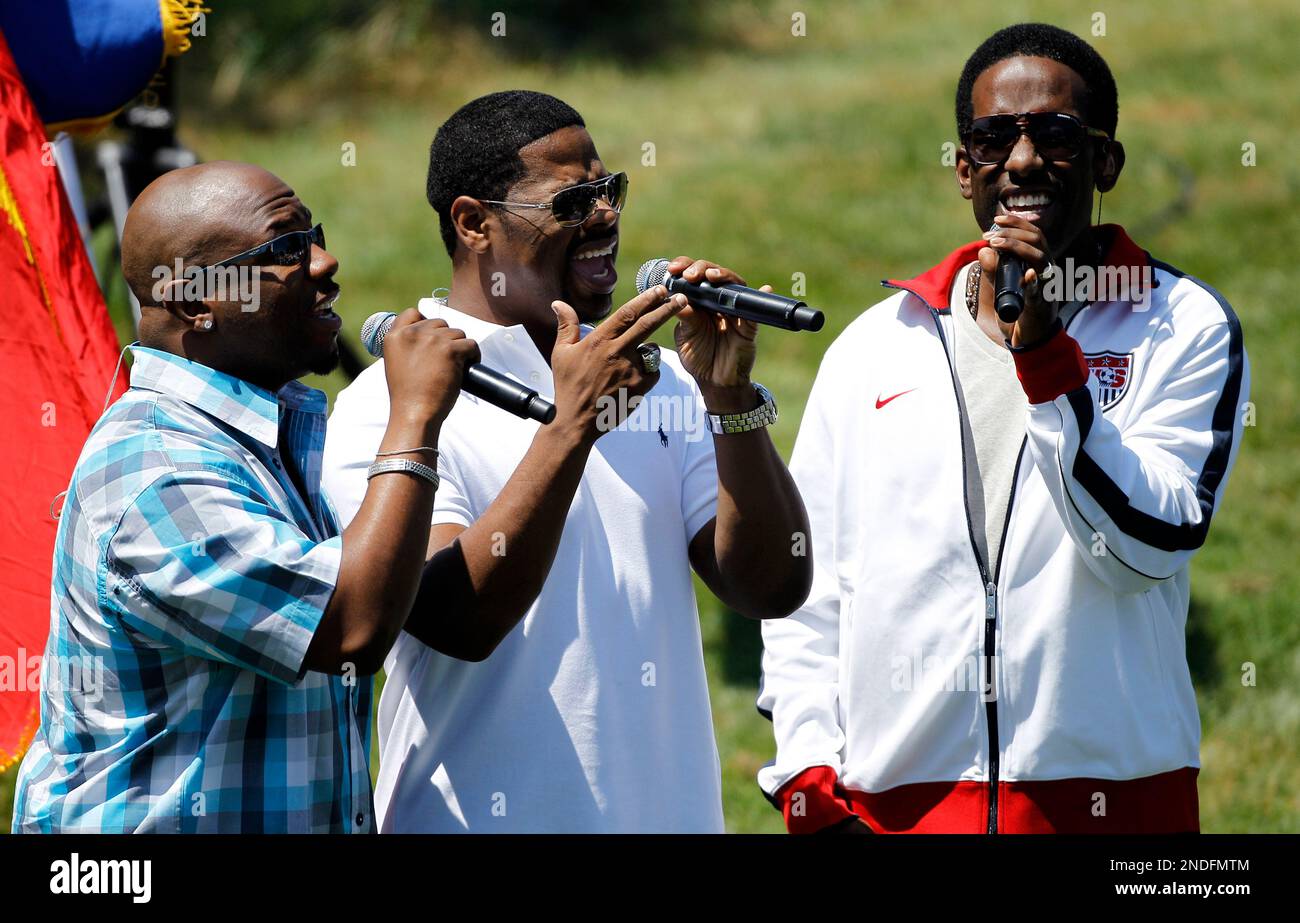 Singers Wanya Morris, from left, Nathan Morris and Shawn Stockman of(01)