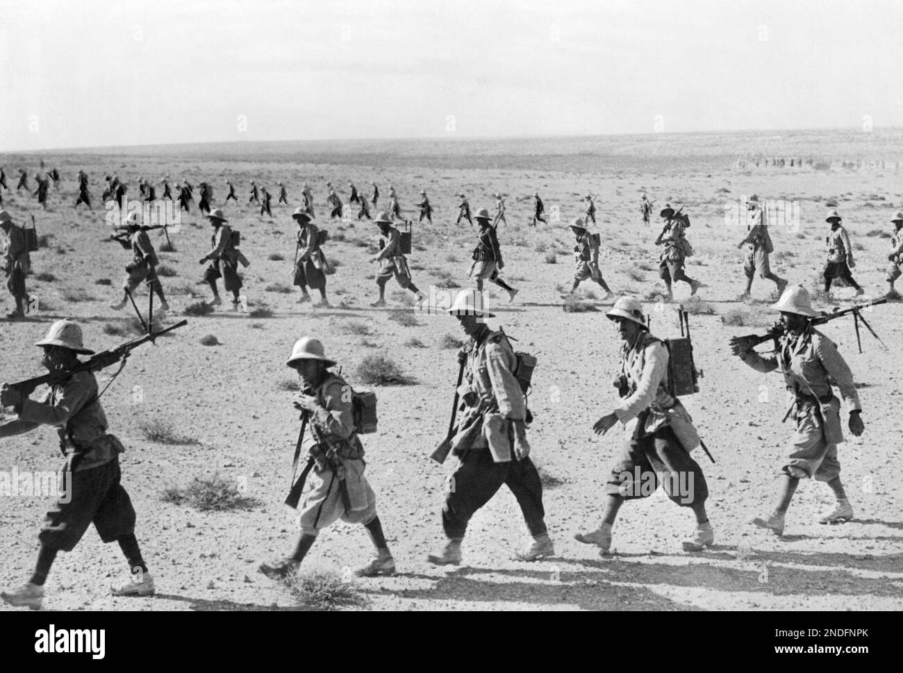 Italian troops advance beyond the border of Lybia and into the land of
