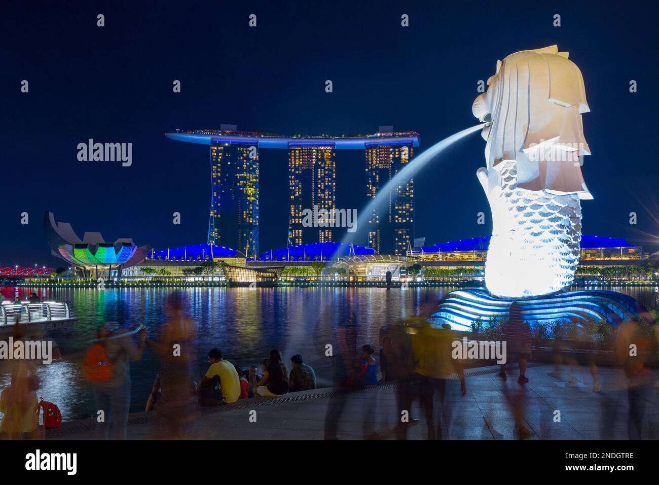 Singapores marina bay merlion hi-res stock photography and images - Alamy