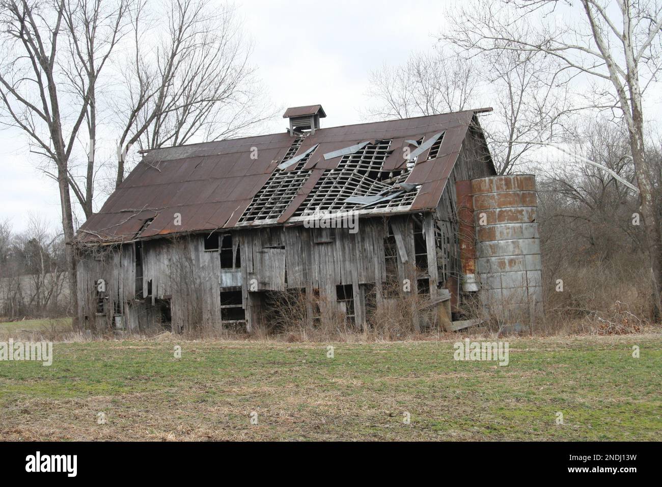 Old Missouri barn on a farm from days gone bye Stock Photo Alamy