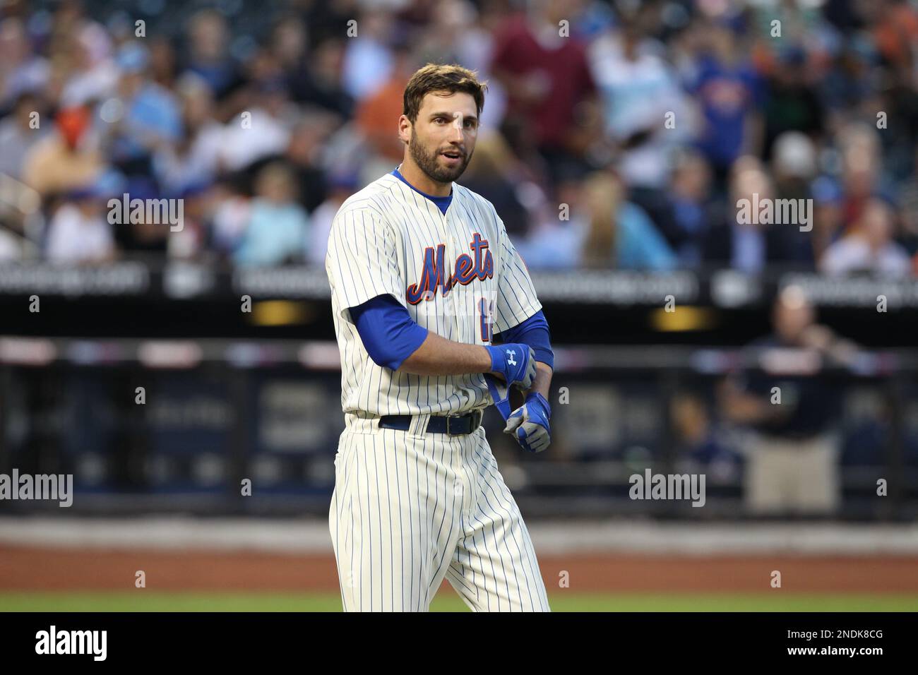 New York Mets right fielder Jeff Francoeur (12) during the fourth ...
