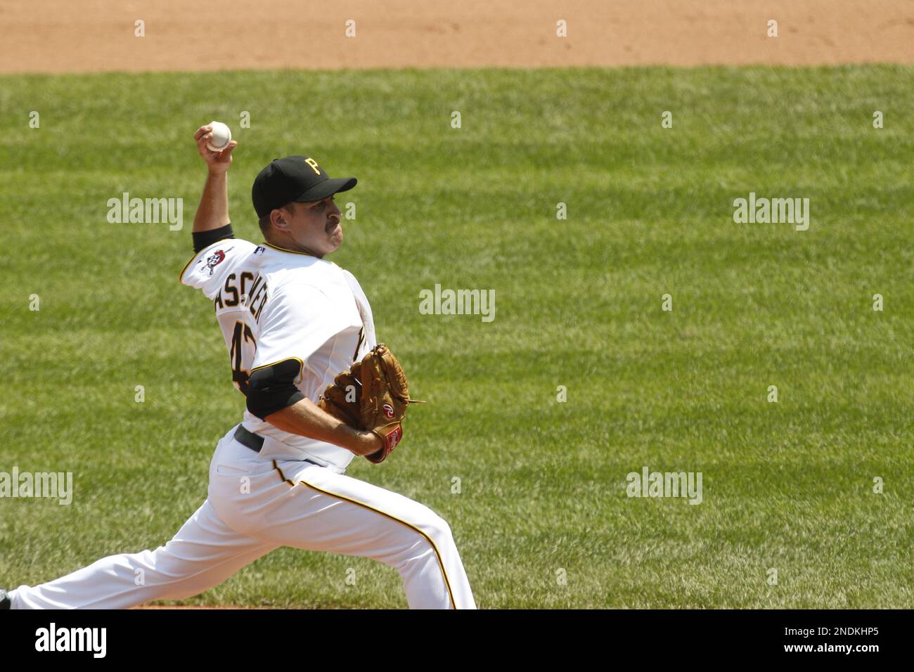 Pittsburgh Pirates pitcher Jack Taschner (43) throws in the seventh
