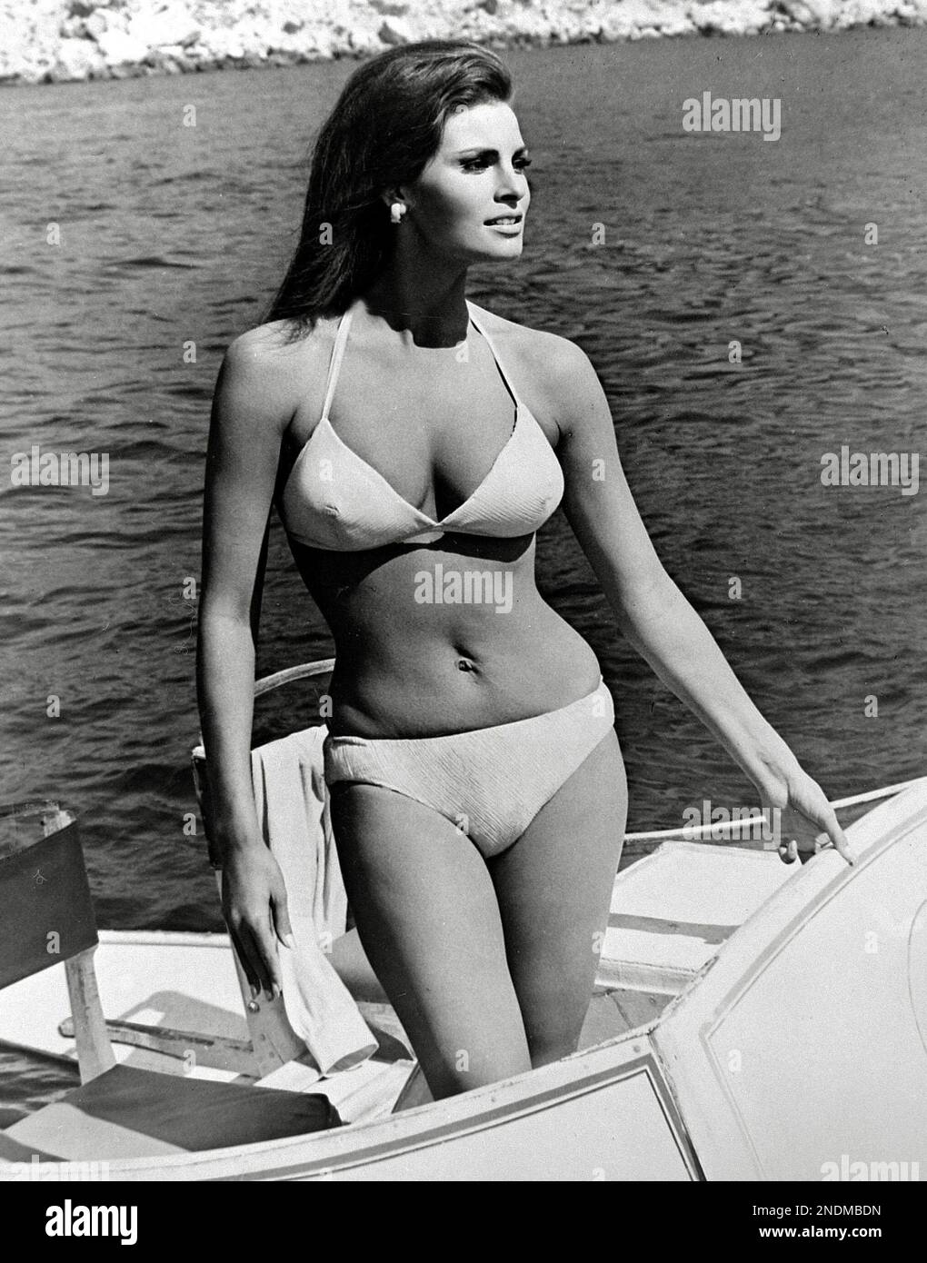 Raquel welch bikini hi-res stock photography and images - Alamy
