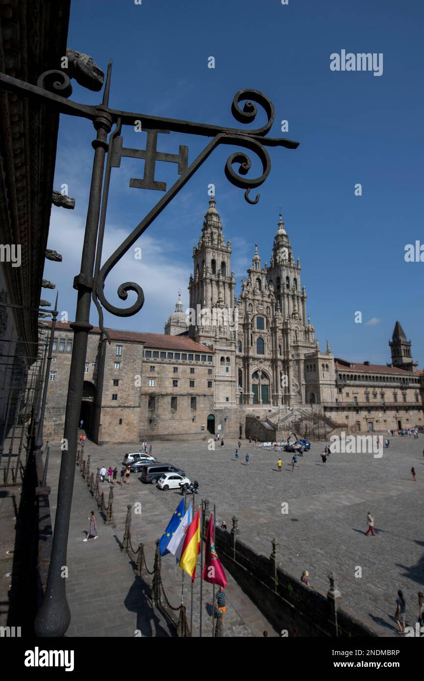 View of Santiago de Compostela Cathedral from balcony on Hotel Parador Santiago de Compostela, Plaza del Obradoiro, Santiago de Compostela, Galicia, S Stock Photo