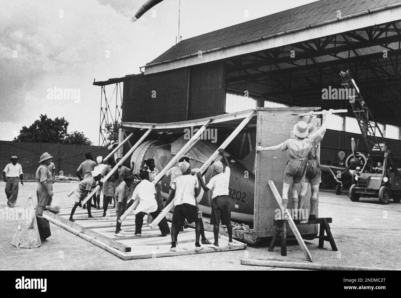 Assembly Line Method Building Using an assembly-line method, British and Asiatic Mechanics at ...