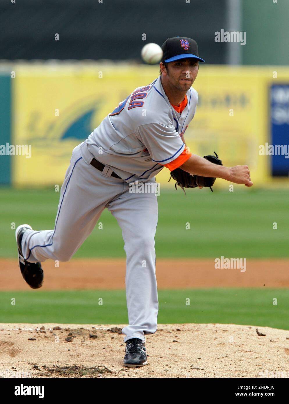 Former Met Nelson Figueroa came out of retirement to start for the