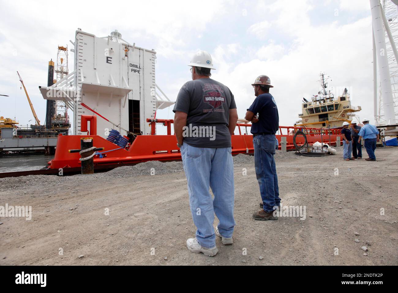 The containment vessel that will be used to try to contain the ...