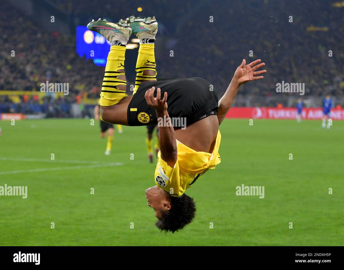 Dortmund, Germany. 15th Feb, 2023. Soccer: Champions League, Borussia ...