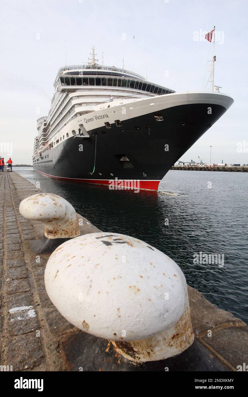 The English ship Queen Victoria docked in the Cherbourg's harbour