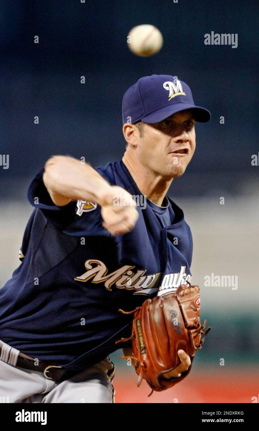 Milwaukee Brewers starting pitcher Dave Bush throws in the second ...