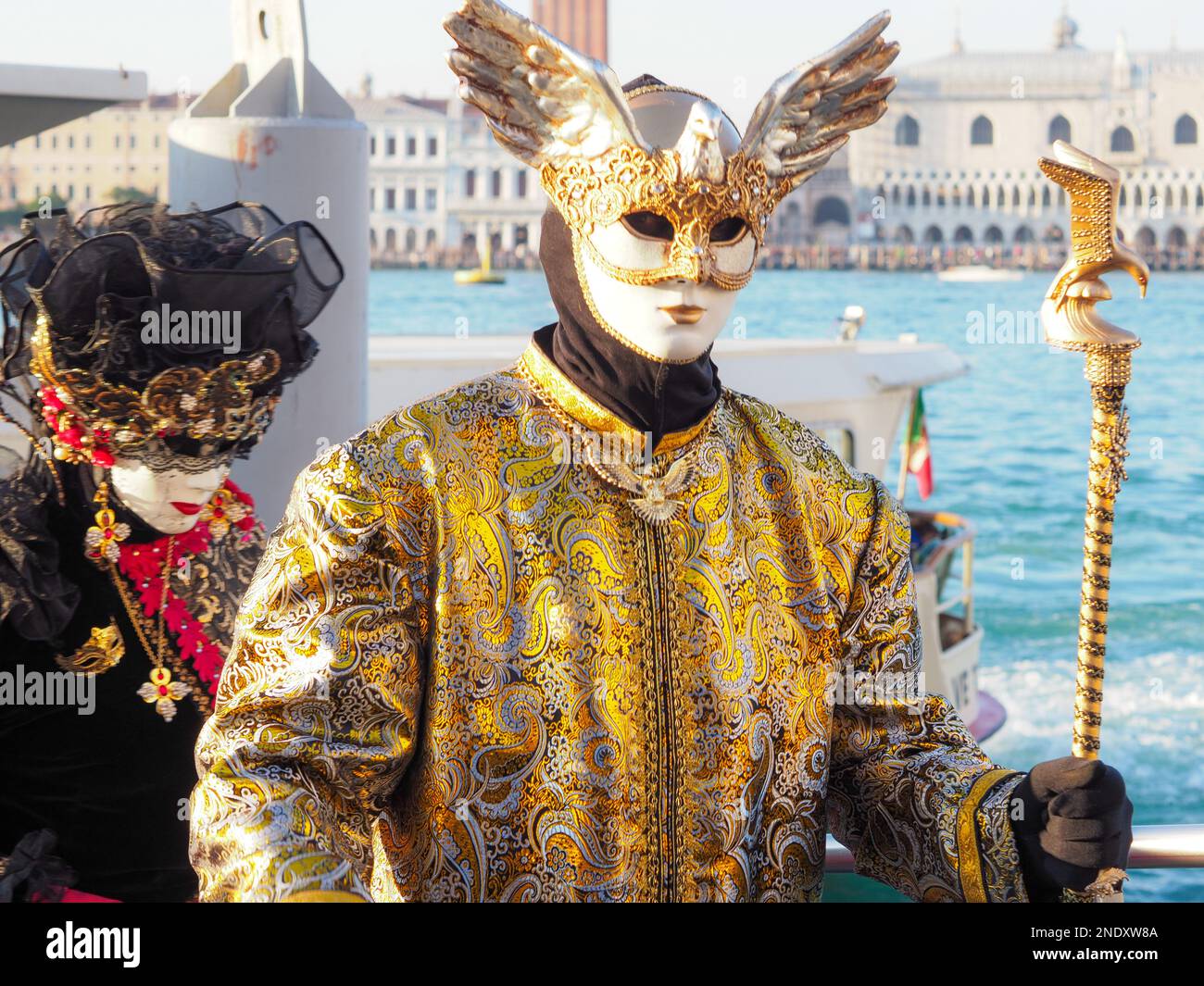 Opera mask italy hi-res stock photography and images - Page 16 - Alamy
