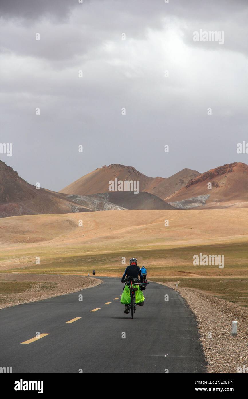 Road surrounded hills stones hi-res stock photography and images - Alamy