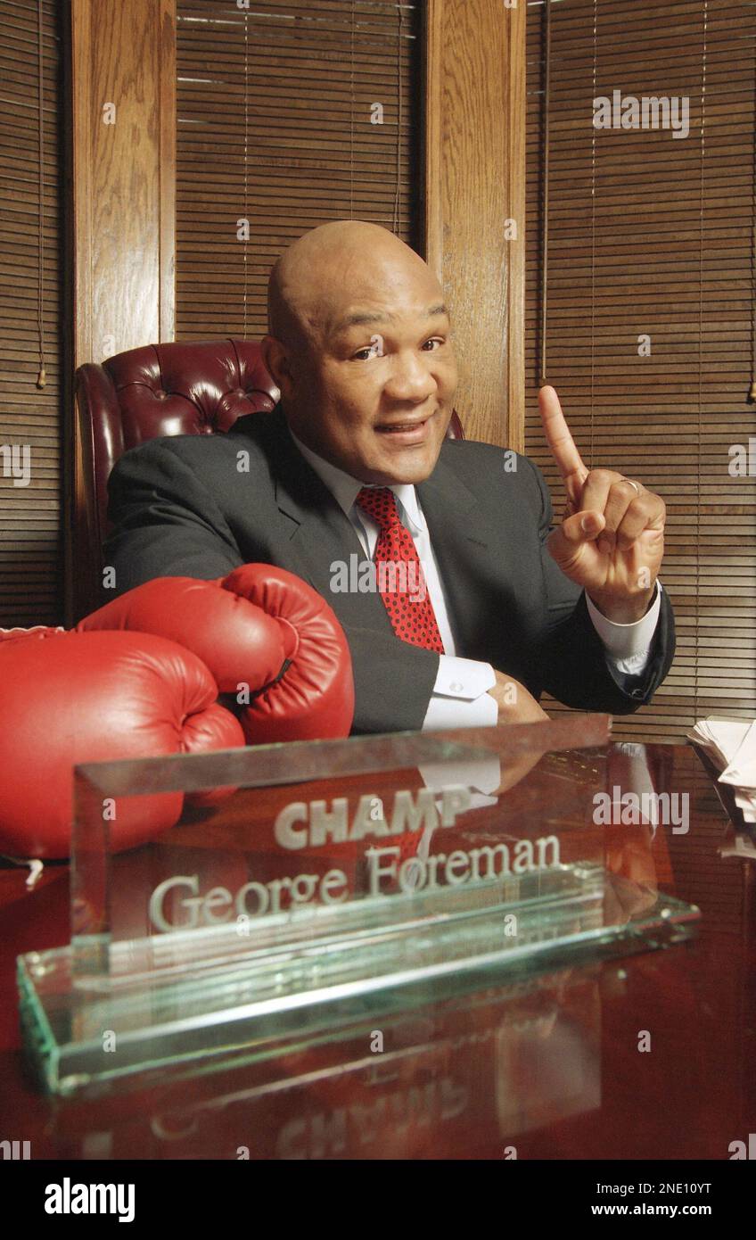 https://c8.alamy.com/comp/2NE10YT/george-foreman-poses-at-his-home-in-kingwood-texas-on-thursday-jan-5-1995-foreman-who-became-the-oldest-heavyweight-champion-in-history-by-knocking-out-michael-moorer-on-nov-5-1994-in-las-vegas-was-named-the-ap-male-athlete-of-the-year-on-monday-jan-9-1995-ap-photodavid-j-phillip-2NE10YT.jpg